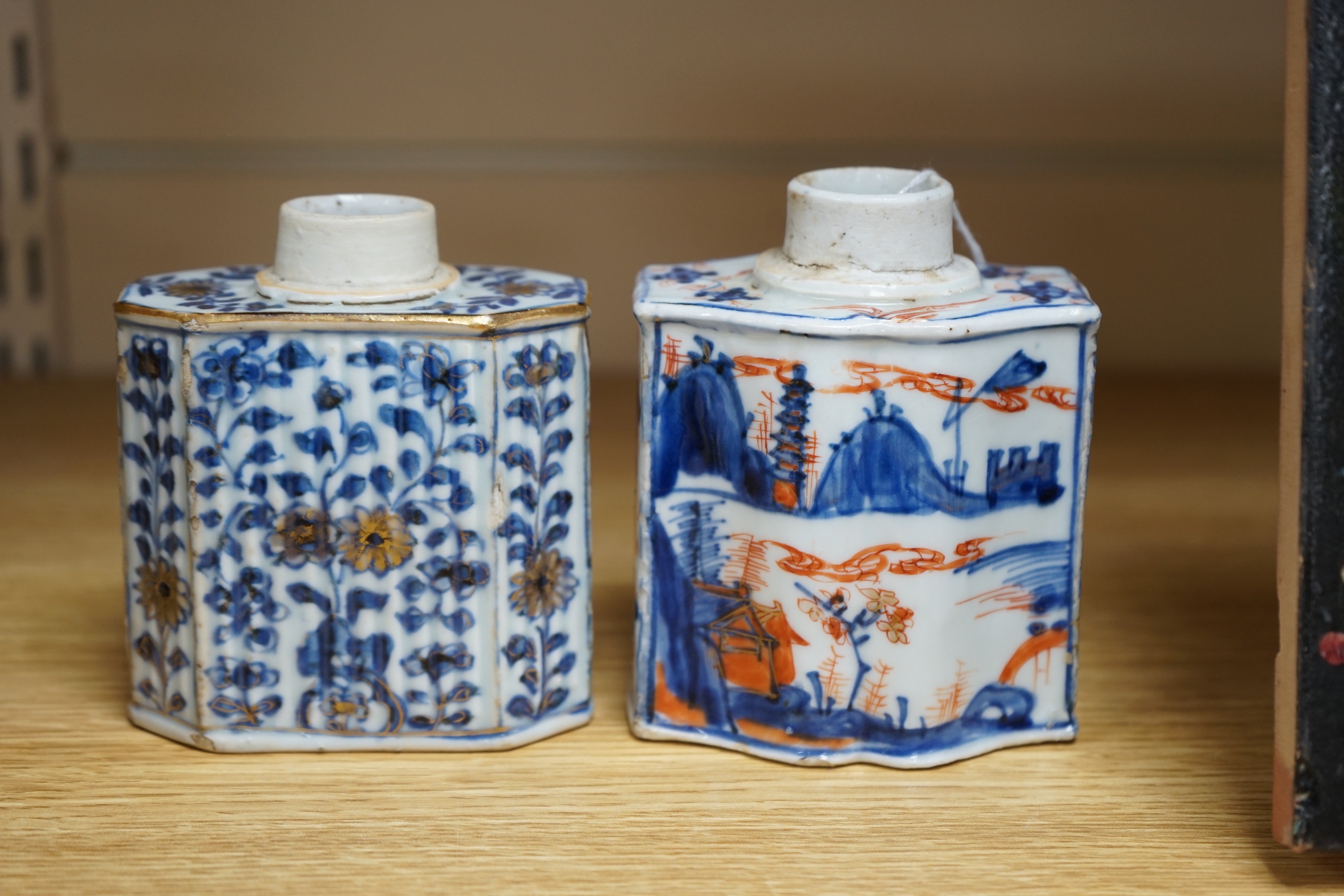 Two 18th century Chinese export porcelain tea cannisters, 10 cms high